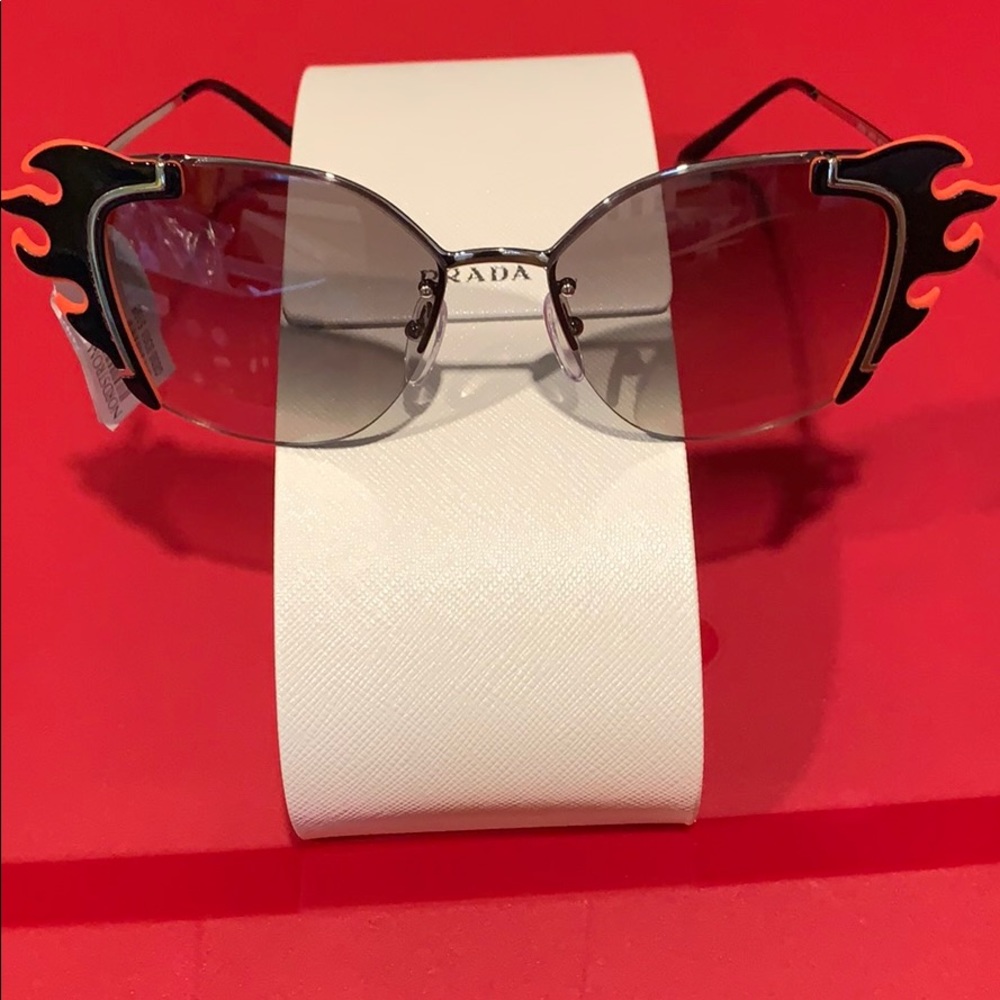 Prada Flame sunglasses - Picture 6 of 8